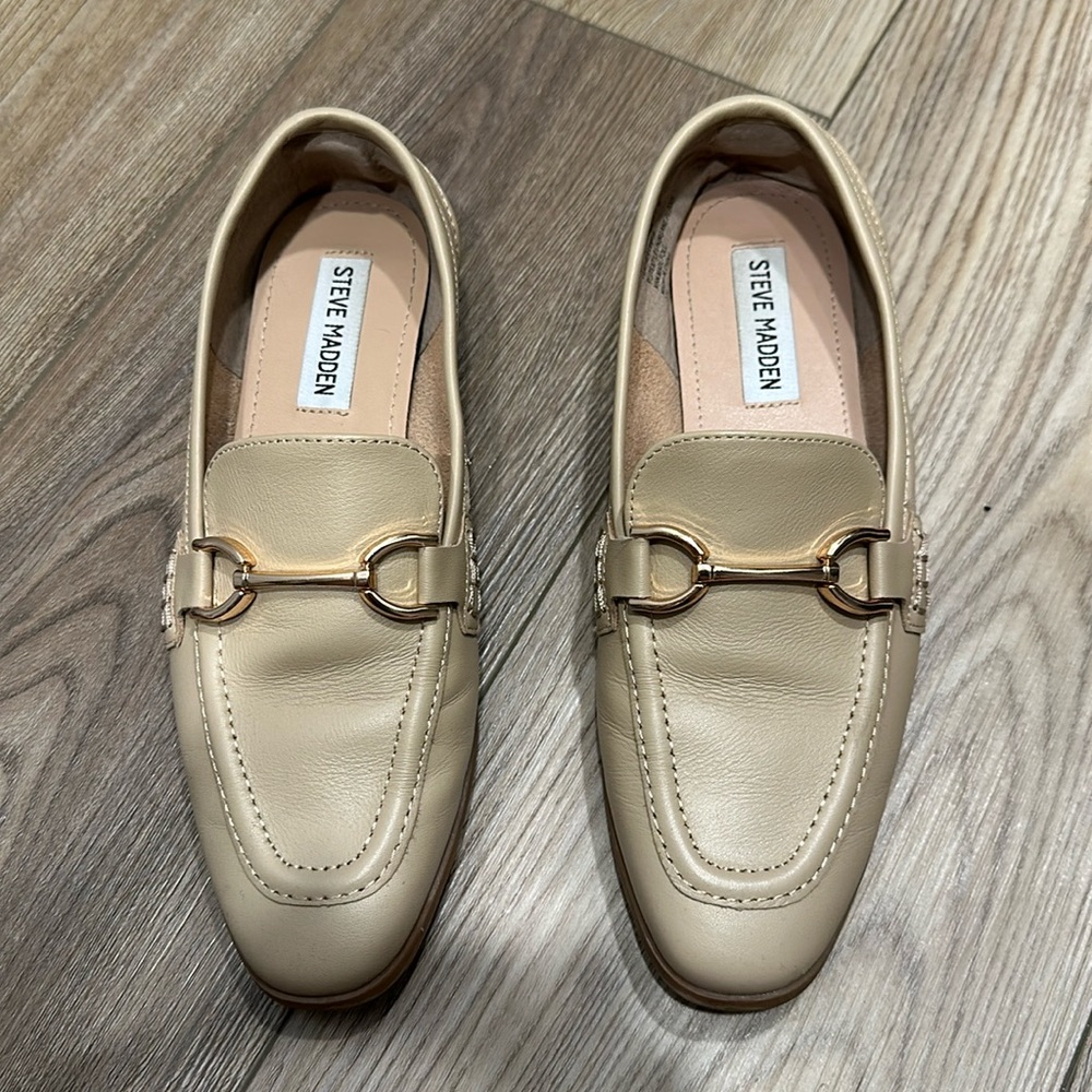 Steve Madden, cream loafers. Size 6.5..